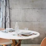 Easyflatvezia, Near Lugano, Free Secure Parking Apartment Lugano