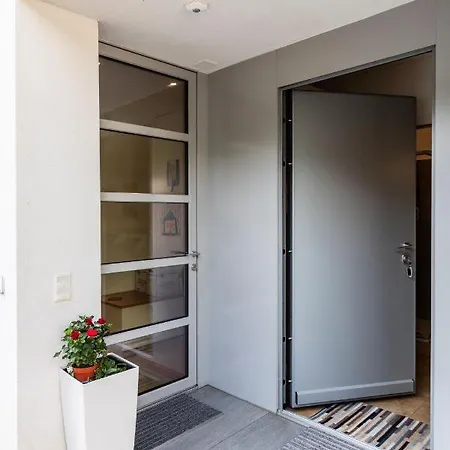 Easy Flat Vezia, Indipendent Entrance, Free Parking Lugano