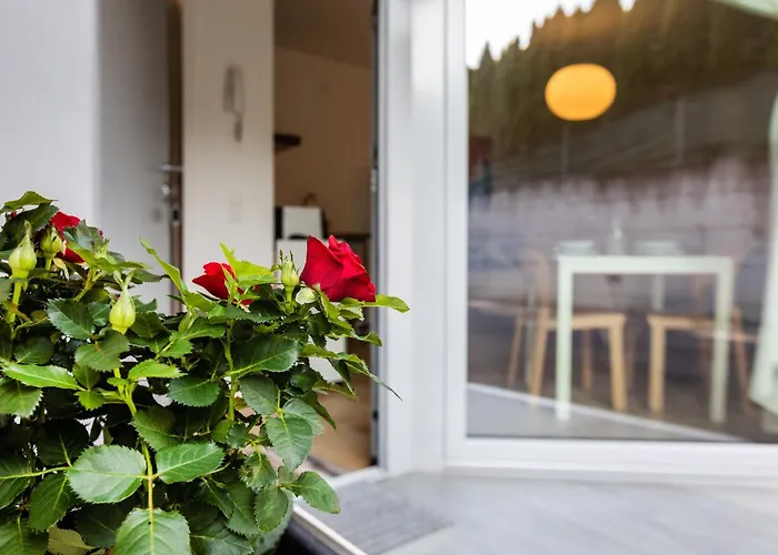 Easyflatvezia, Near Lugano, Free Secure Parking *